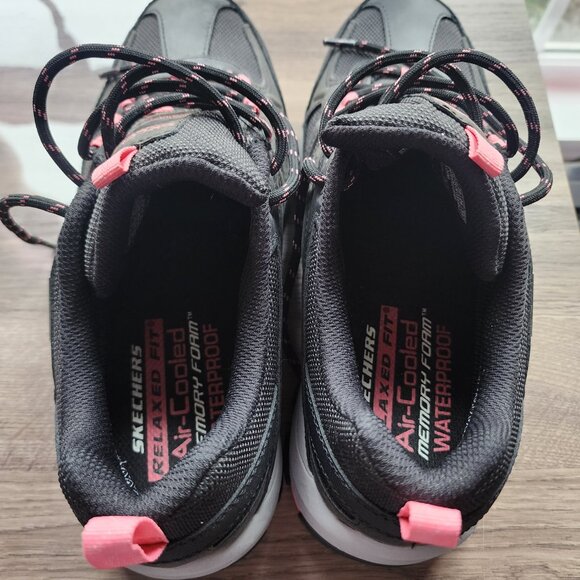 Ladies Black & Pink Waterproff Skechers Size 9 NEW - Picture 3 of 11